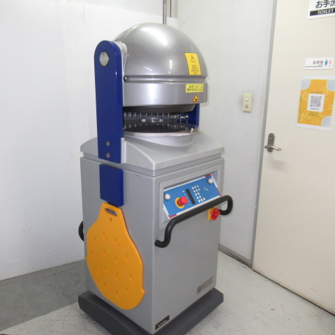 戸倉商事　DR3A-00-00　2019年　分割丸目機（2）
