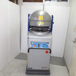 戸倉商事　DR3A-00-00　2019年　分割丸目機